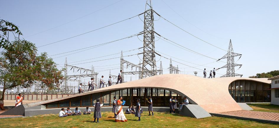 Biblioteca Maya Somaiya en Kopargaon (India) de Sameep Padora